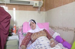 إبتسام ضحية أطباء تركوا ضمادة خلف عضلة قلبها منذ 15 سنة في خنشلة