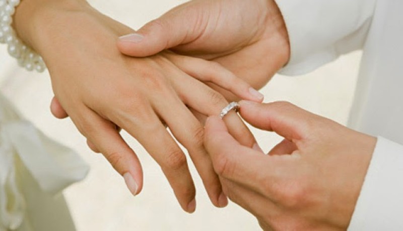 طريقة جديدة لطلب يد الفتيات للزواج في جامعاتنا الجزائرية