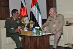 قايد صالح يتحادث مع رئيس أركان القوات المسلحة لدولة الإمارات