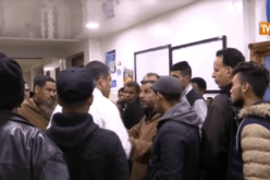 بالفيديو .. وفاة شخص بعد تسجيل أكثر من 80 حالة تسمم غذائي في البيض