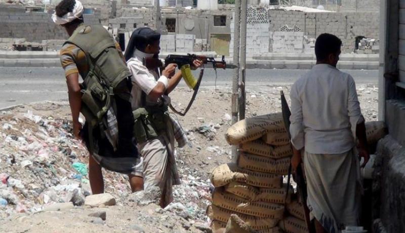 مقتل 10 حوثيين بينهم قيادي في مواجهات مع المقاومة في تعز