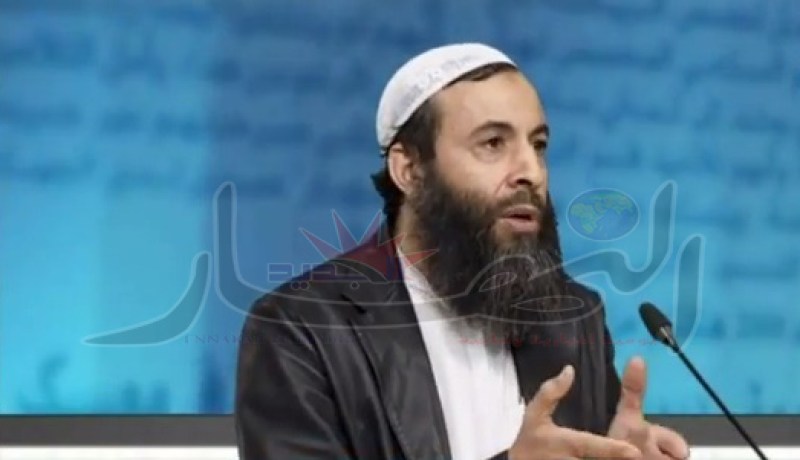 كمال قماز يطالب بعودة الفيس وتركه يعمل بكل حرية في الساحة السياسية