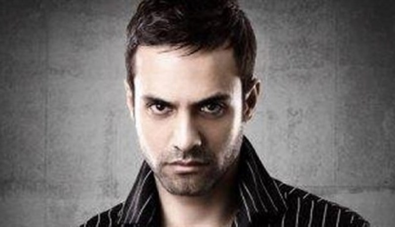 أمير طعيمة يدافع عن حسين الجسمي والسبب