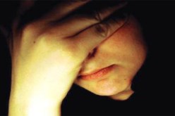 هل ستهتّم ابنتي بالمولود وتنسى من يحترق لغيابها شوقا؟