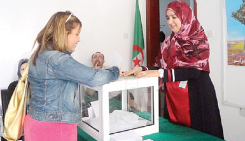 انطلاق عمليات التصويت غدا السبت بكامل المناطق التونسية