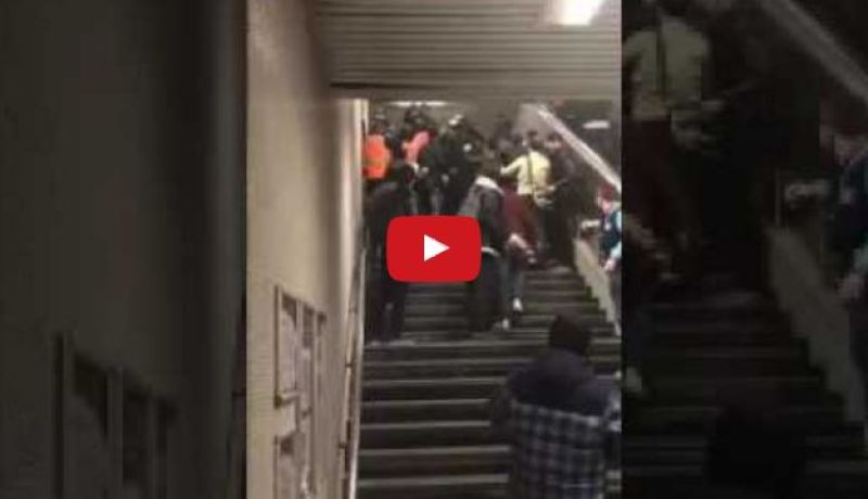 بالفيديو.. تعرض جماهير نابولي الإيطالي للضرب بمحطة مترو اسطنبول
