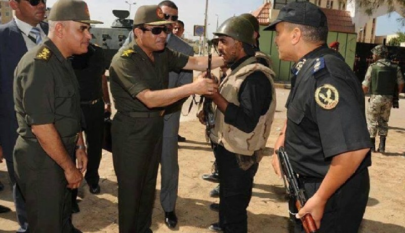 السيسى وصبحى يتفقدان قوات الجيش بسيناء