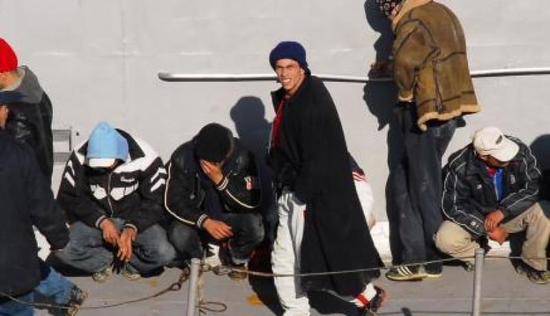 أهالي الحراقة المفقودين يطالبون بغلق الحدود الجزائرية التونسية