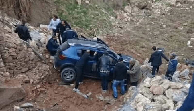 4 جرحى في انحراف سيارة بميلة