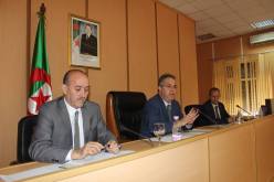 بالصور…طمار يشرف على جلسة عمل مع مدراء السكن لـ48 ولاية