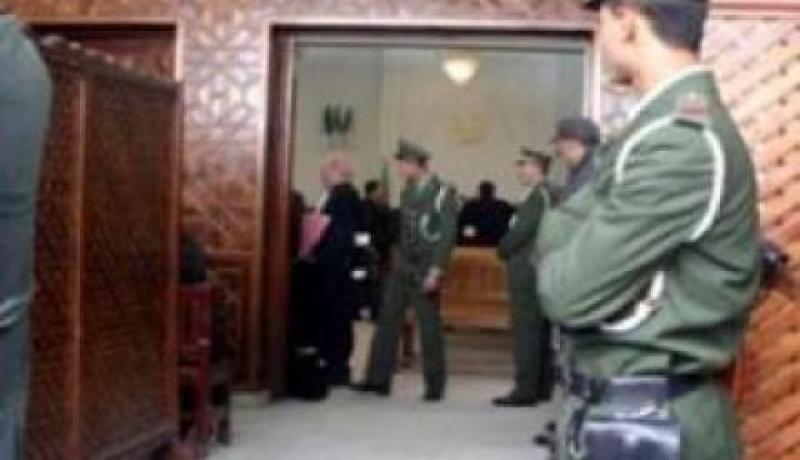 شبكة دولية لتهريب سيارات مرسيدس تورط كهلا في قضية تزوير