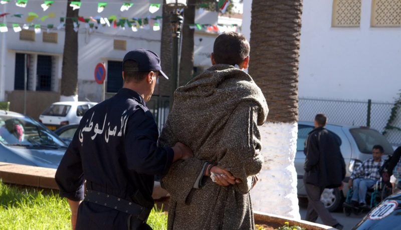 توقيف 5 أشخاص بحوزتهم بنادق والبارود في بسكرة