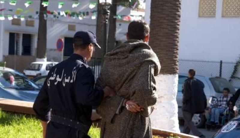 تاجر ينصب على أثرياء ويبيعهم بانغالوهات باسم جنرال وهمي
