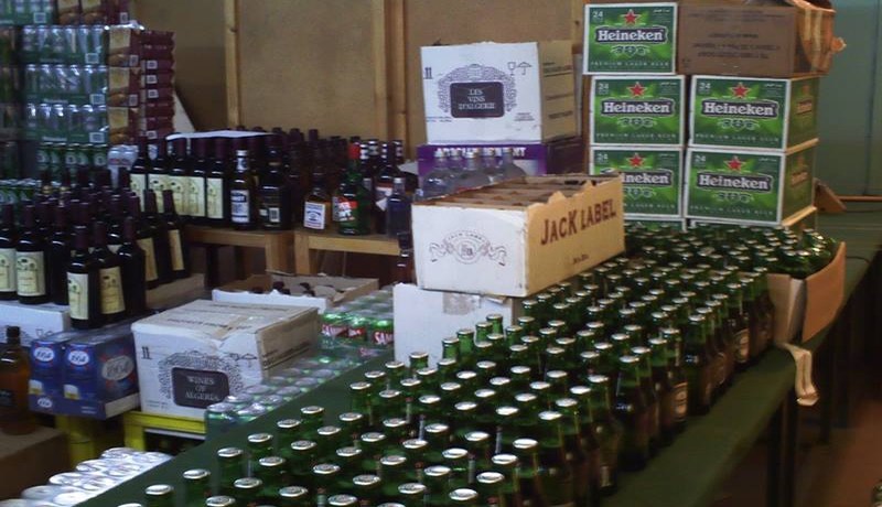 اكتشاف مخمرة وحجز 1600 قارورة خمر داخل قبو عمارة في حي مناديا بعنابة