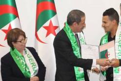 بالصور.. وزير الإتصال يشرف على تسليم مفاتيح السكن والإعانات الريفية لـ3294 مستفيد