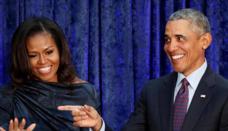 تصرف جريء وصادم من باراك أوباما نحو زوجته ميشيل