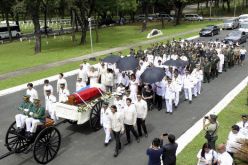 دفن الدكتاتور ماركوس في مقبرة الأبطال تثير احتجاجا في الفلبين