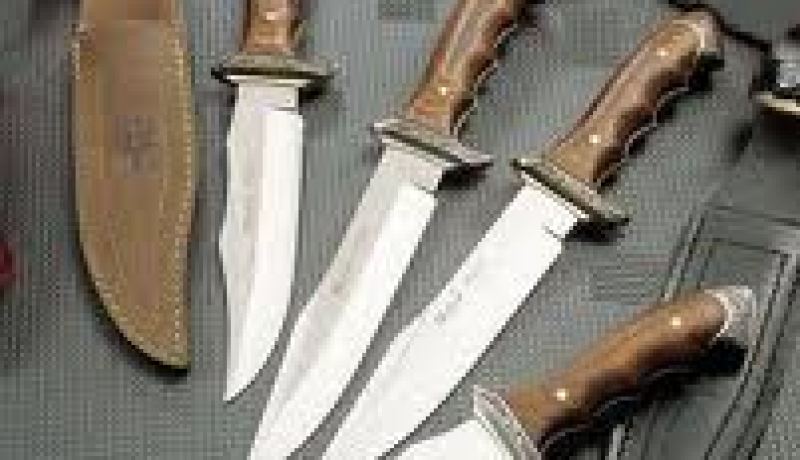 أمن سكيكدة يتمكن من حجز كمية معتبرة من الأسلحة البيضاء المحظورة