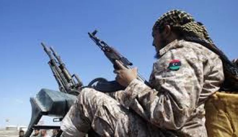 صحيفة الشروق التونسية: الأوضاع في ليبيا قد تدفع الجيش الجزائري لكسر القاعدة والتدخل عسكريا