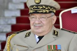 تسليم جائزة الجيش الوطني الشعبي لأفضل عمل علمي وثقافي وإعلامي