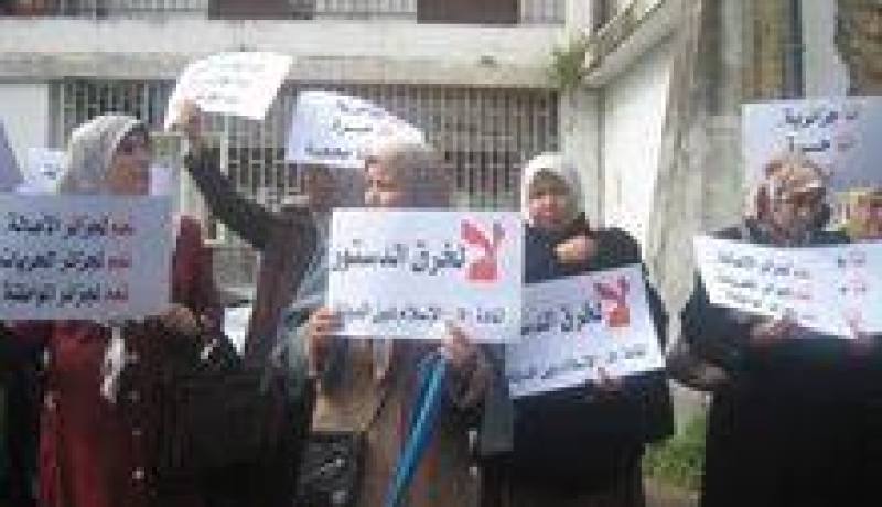 انتقادات لاذعة حول تصريحات غلام الله حول الحجاب ويعتبرونها خرقا لنصوص الدستور