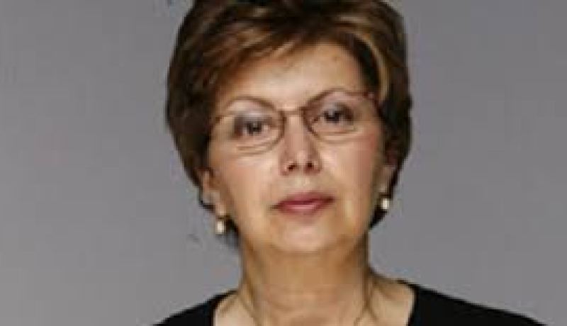 وزيرة الثقافة تعرب عن حزنها العميق لرحيل الصحفي بلقاسم بن عبد الله عن الساحة الثقافية