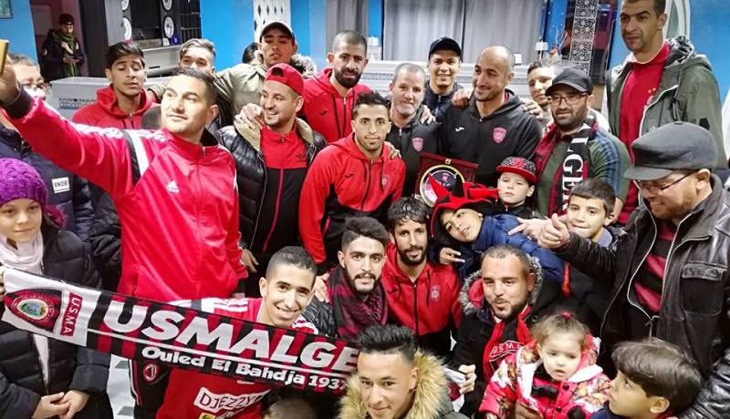 بالصور.. أنصار إتحاد العاصمة في المدية يكرّمون فريقهم