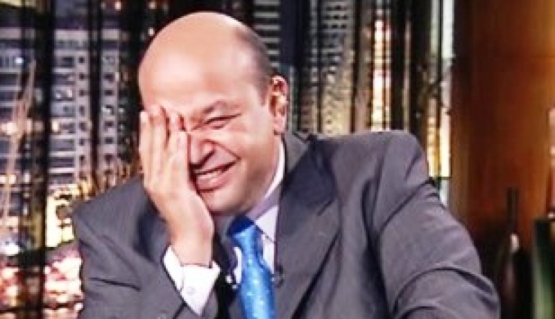 عمرو أديب يفقد عذريته مجددا