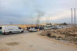 مواطنون يغلقون الطريق بين الشريعة وتبسة احتجاجا على قائمة المستفيدين من السكن