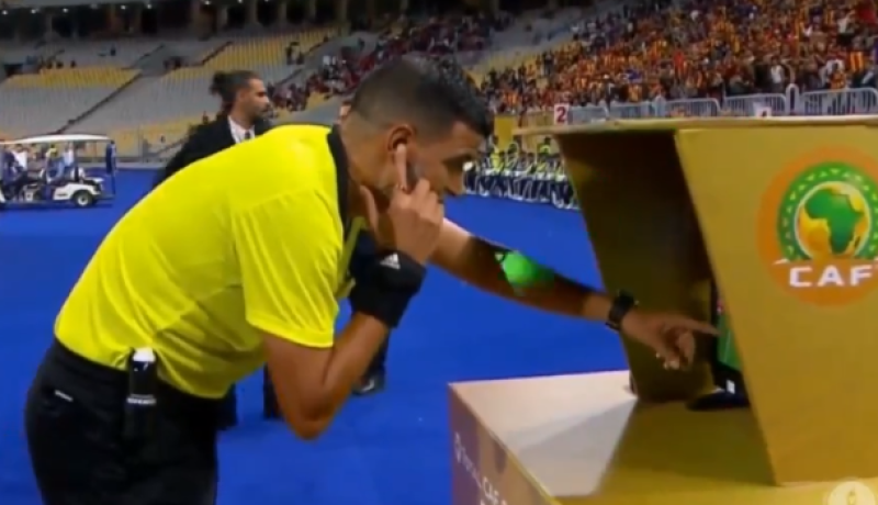 تعيين عبيد شارف لإدارة لقاء النصرية أمام الموب