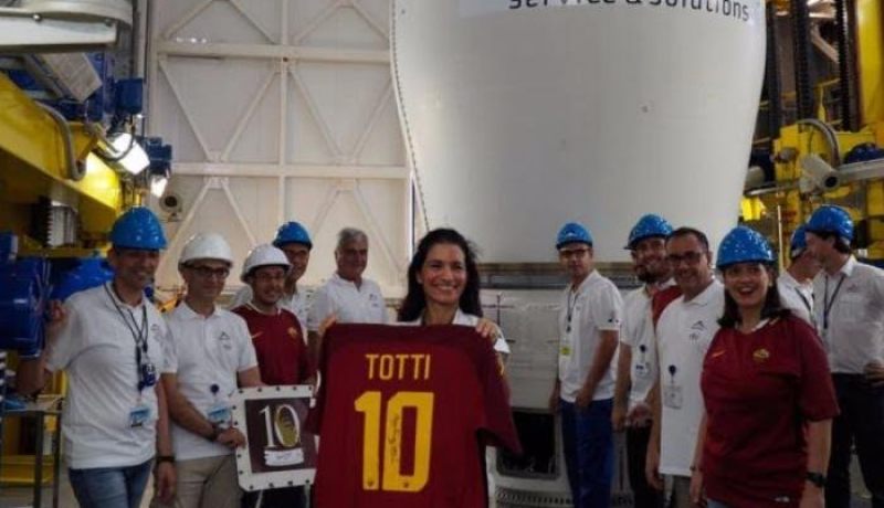 بالفيديو.. روما ترسل “توتي” إلى الفضاء !