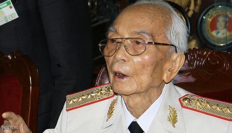 وفاة بطل استقلال فيتنام الجنرال جياب