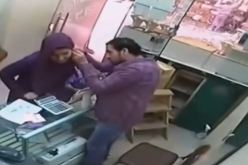 فيديو لإمرأة تغازل صاحب محل مجوهرات فشاهد ماذا كانت النتيجة