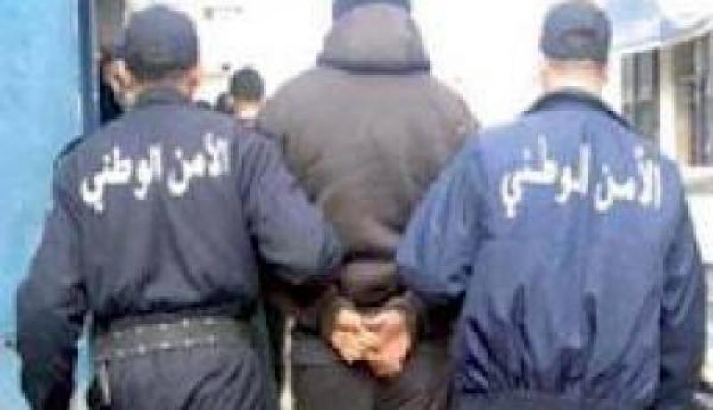 توقيف شاب حاول الاعتداء على أعوان الشرطة أثناء توقيفه في سكيكدة