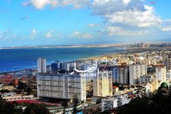 وزارة السياحة تهدد بسحب العقار السياحي من المستثمرين غير الملتزمين