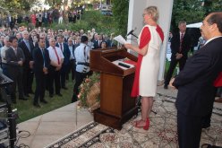 سفيرة كندا بالجزائر تصف الحراك الشعبي بالمميز وتدعم الانتقال الديمقراطي السلمي