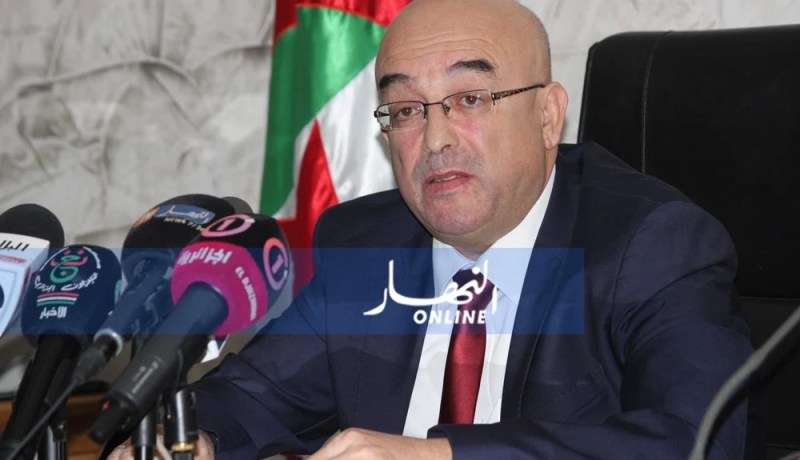 وزير الداخلية يقدم تعازيه لعائلة مدير ” le soir d’Algérie”