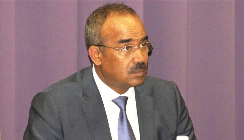بدوي يتحادث بتونس مع نظيره التونسي