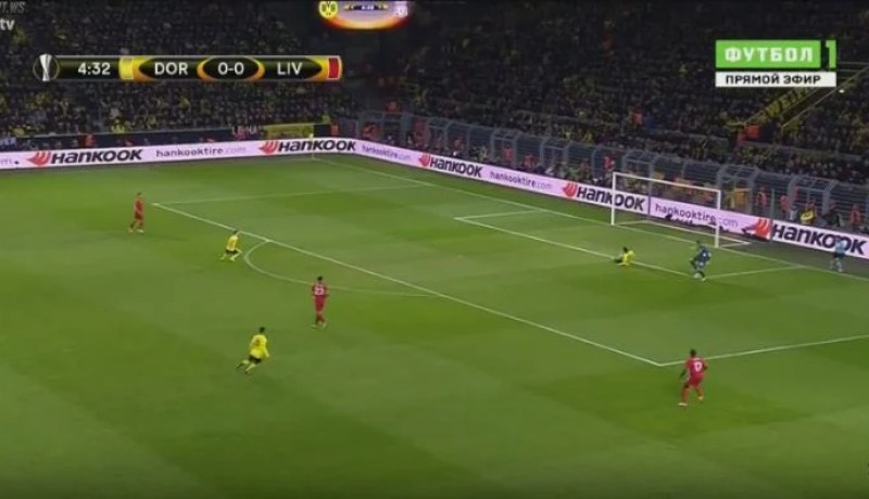 بالفيديو..حارس ليفربول يحرج هداف دورتموند