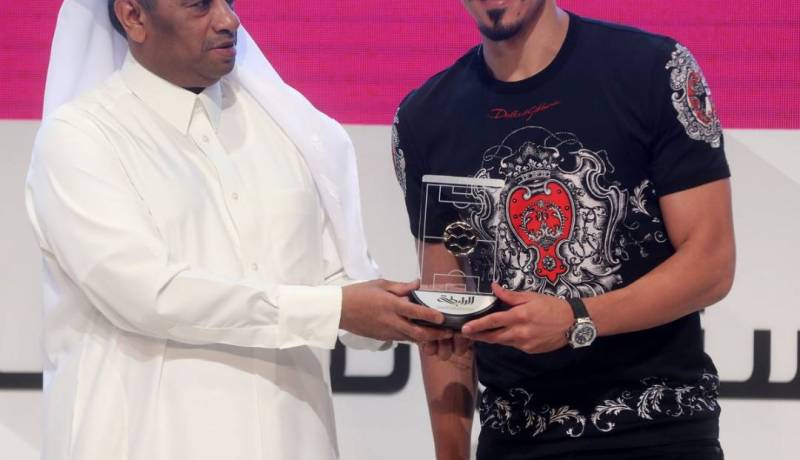 بونجاح يُتوج بجائزة أفضل مُهاجم في دوري نجوم قطر