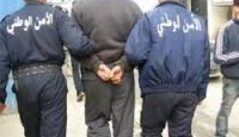 أمن جيجل يوقف مجرم خطير متورط في 17 قضية إجرامية