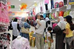 ارتفاع محسوس في الأسعار وغياب شبه تام للمنتوج المحلي في سوق الملابس