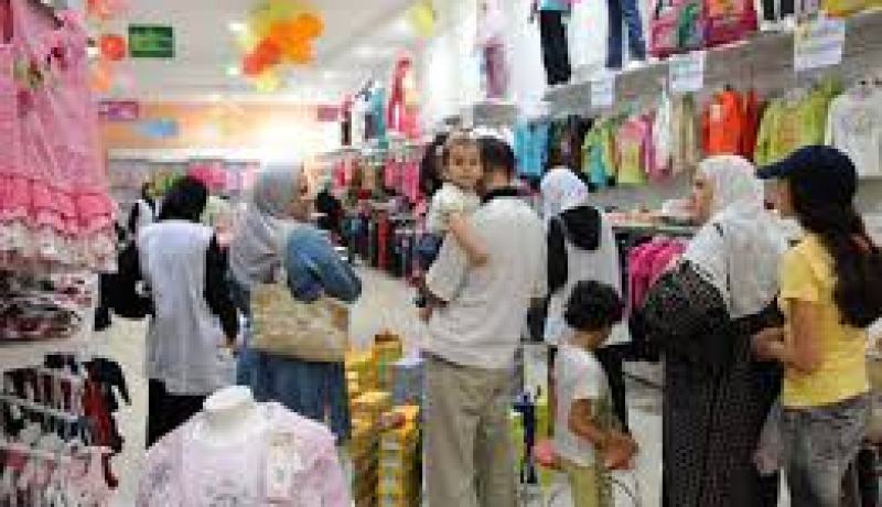 ارتفاع محسوس في الأسعار وغياب شبه تام للمنتوج المحلي في سوق الملابس