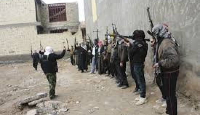 مقاتلو المعارضة السورية يحاصرون مقر  الدولة الإسلامية في العراق والشام  بالرقة