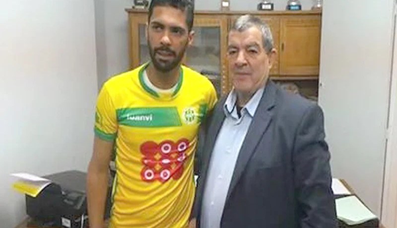 حروش ينهي السوسبانس ويوقّع رسميا في شبيبة القبائل لموسمين