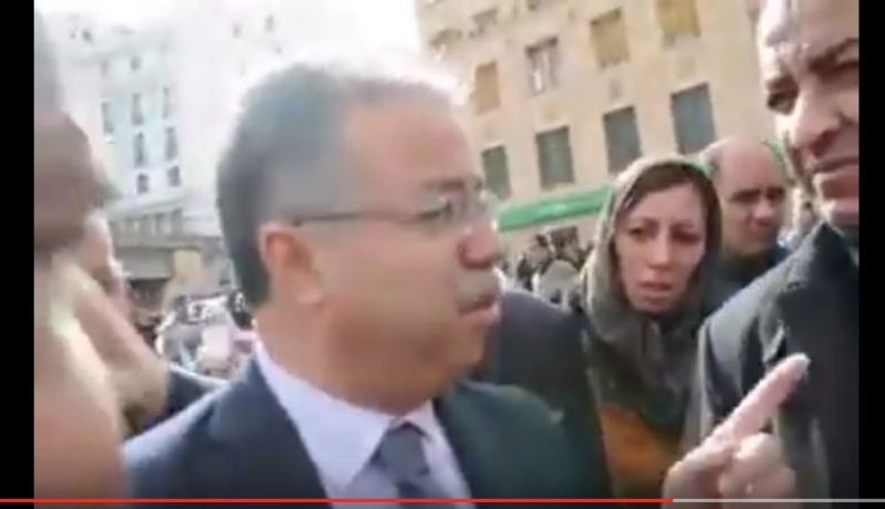 بالفيديو والي مستغانم “يبهدل” رئيس إحدى البلديات أمام المارة … !!