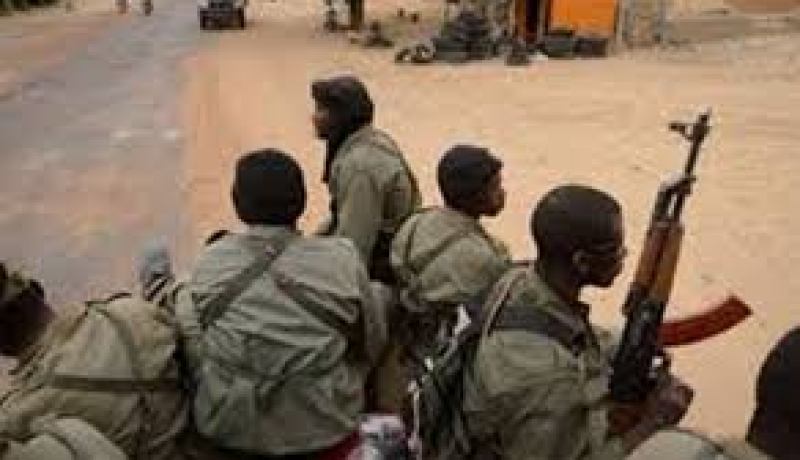 مقتل ثلاثة جنود ماليين في اشتباك مع مسلحين بالشمال البلاد