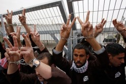 قوات الاحتلال تأسر العديد من الفلسطينيين في الضفة الغربية والقدس