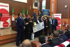 بالصور .. وزيرة التضامن تكرم الفائز بجائزة أفضل إبداع رقمي موجه للأطفال