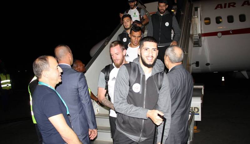 بالصور.. المنتخب الوطني الجزائري يصل إلى الطوغو